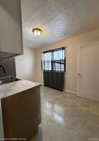 9665 Coyle Street, Detroit, MI 48227