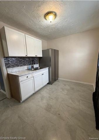 9665 Coyle Street, Detroit, MI 48227