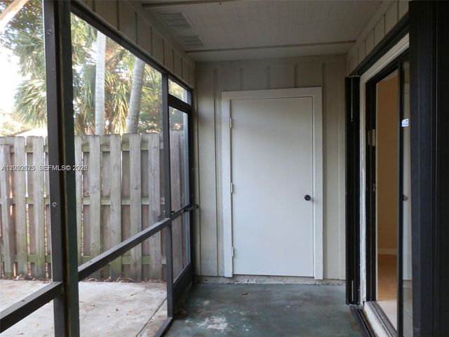 8680 Crater Ter, West Palm Beach, FL 33403