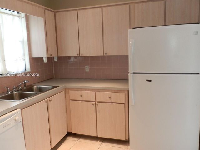 8680 Crater Ter, West Palm Beach, FL 33403