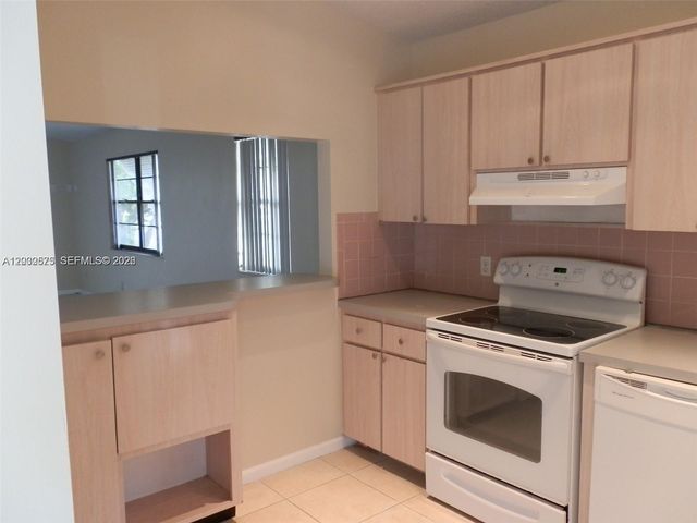 8680 Crater Ter, West Palm Beach, FL 33403