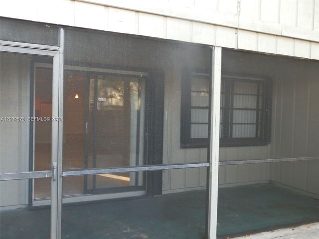 8680 Crater Ter, West Palm Beach, FL 33403