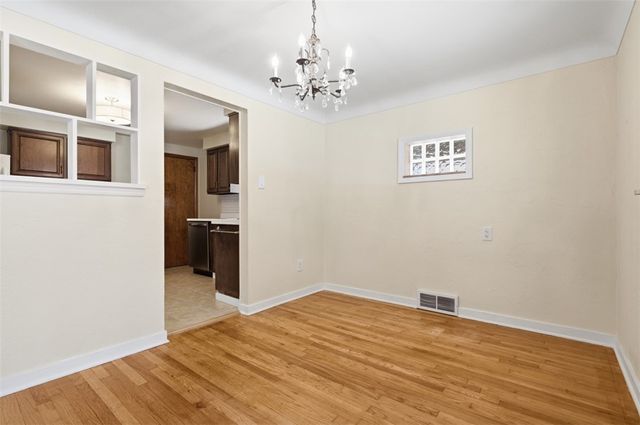 5138 Delford St, Lincoln Place, PA 15207