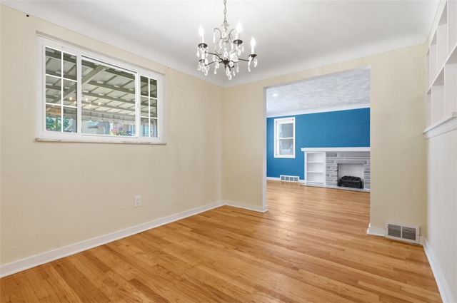5138 Delford St, Lincoln Place, PA 15207