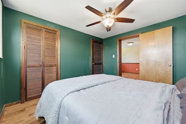 5138 Delford St, Lincoln Place, PA 15207