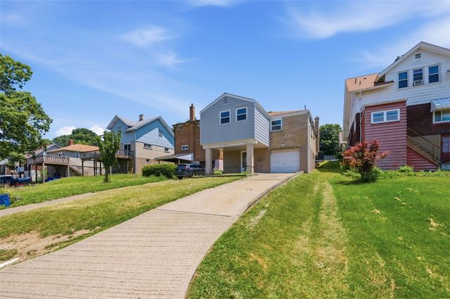 5138 Delford St, Lincoln Place, PA 15207