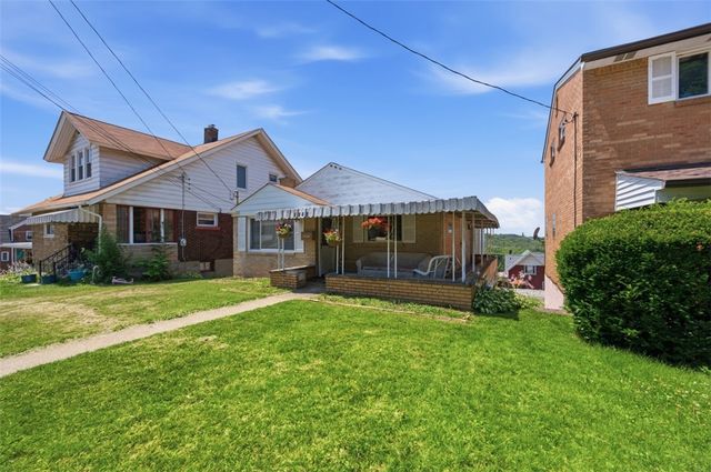 5138 Delford St, Lincoln Place, PA 15207