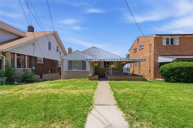 5138 Delford St, Lincoln Place, PA 15207