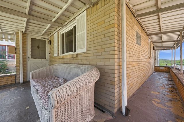 5138 Delford St, Lincoln Place, PA 15207