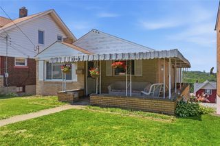 5138 Delford St, Lincoln Place, PA 15207