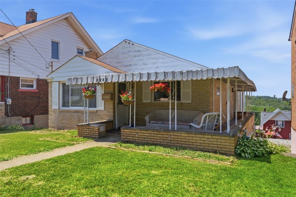5138 Delford St, Lincoln Place, PA 15207