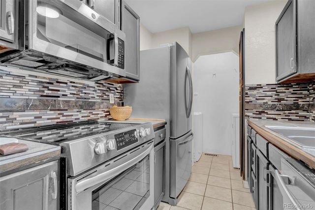 3082 S Truckee Street, Aurora, CO 80013