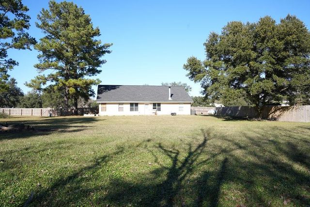 15236 Arleen Normand Drive, Covington, LA 70435