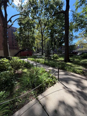 33-04 Junction Blvd 6L, Jackson Heights, NY 11372