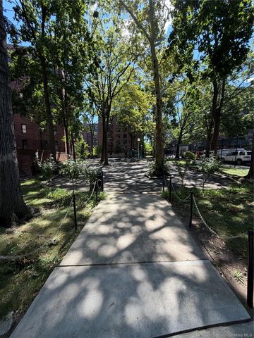 33-04 Junction Blvd 6L, Jackson Heights, NY 11372