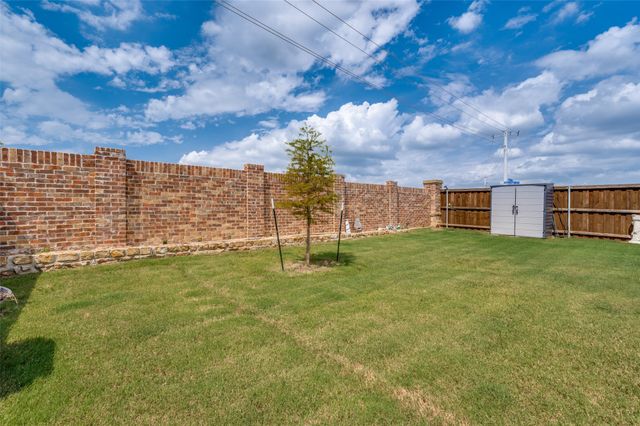 14081 Earlham Street, Pilot Point, TX 76258