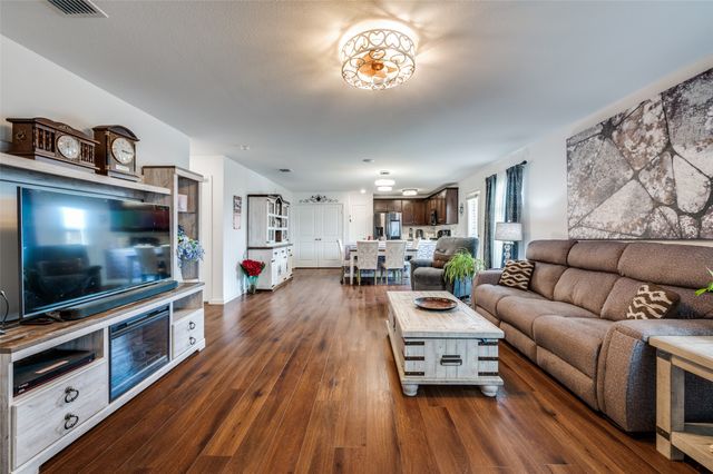 14081 Earlham Street, Pilot Point, TX 76258