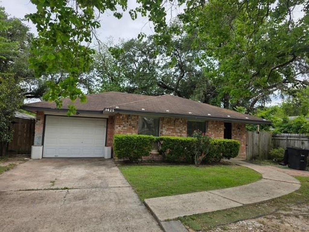 9025 Emnora Lane, Houston, TX 77080