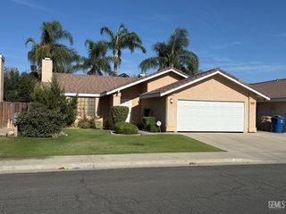 3200 Cattleman Street, Bakersfield, CA 93312