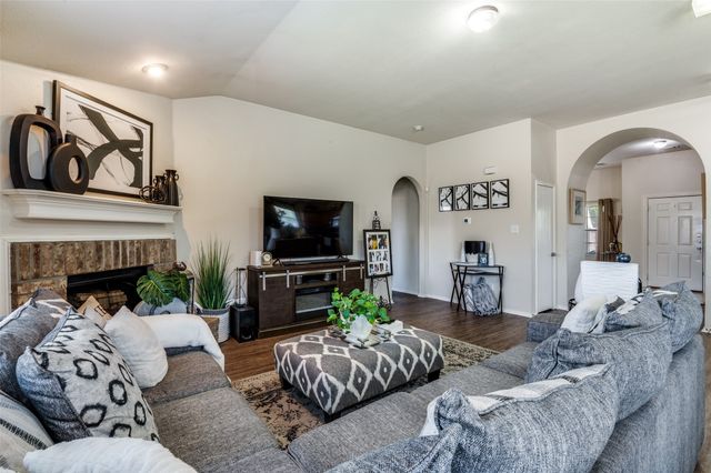 1107 Inglewood Drive, Mansfield, TX 76063