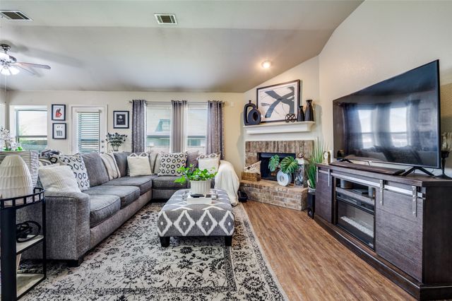 1107 Inglewood Drive, Mansfield, TX 76063