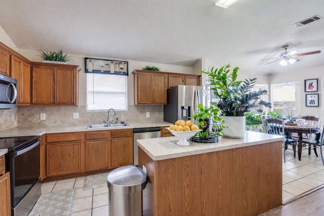 1107 Inglewood Drive, Mansfield, TX 76063