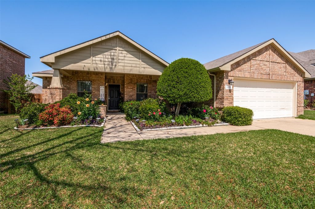 1107 Inglewood Drive, Mansfield, TX 76063