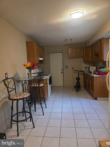 1192 BAILEY ST, Harrisburg, PA 17103