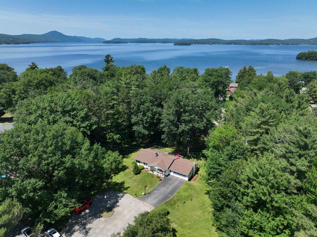 141 Stagecoach Drive, Newport City, VT 05855
