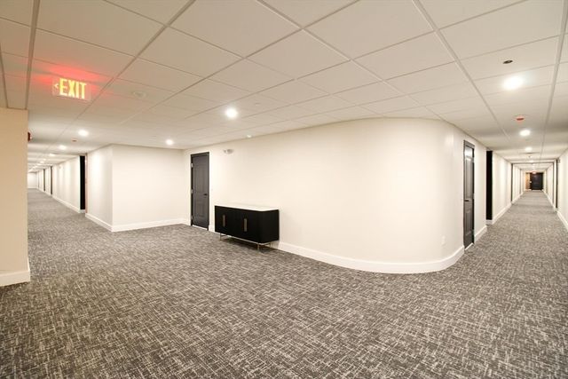 22 Everett St 103, Westwood, MA 02090