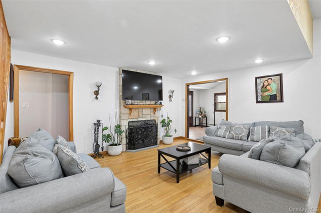 93 Hearth Lane, Westbury, NY 11590