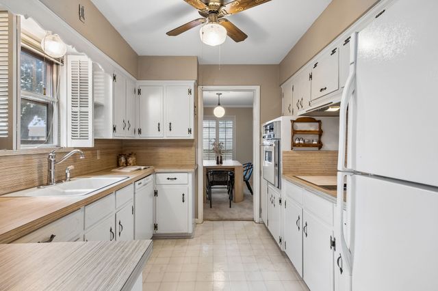 3240 Chapel Downs Drive, Dallas, TX 75229