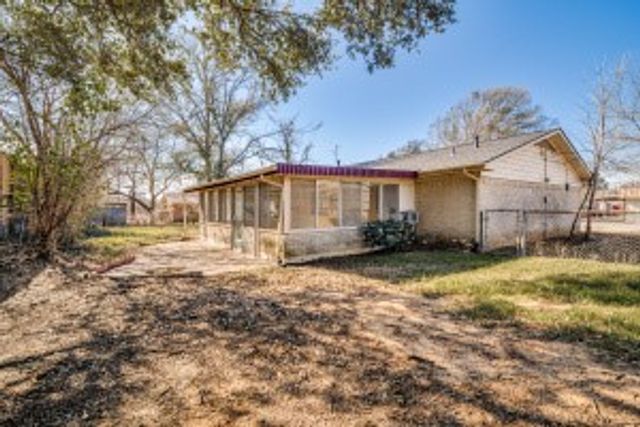 101 N Shannon Street, Kaufman, TX 75142