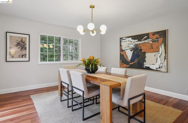 6785 Aitken Dr, Oakland, CA 94611