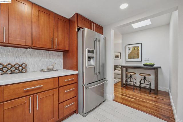 6785 Aitken Dr, Oakland, CA 94611