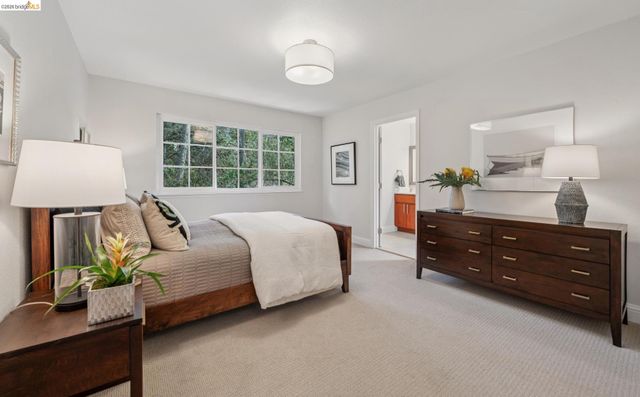 6785 Aitken Dr, Oakland, CA 94611