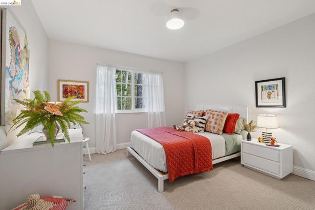 6785 Aitken Dr, Oakland, CA 94611