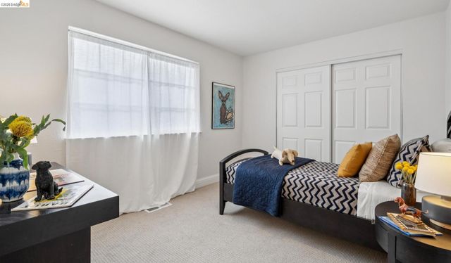 6785 Aitken Dr, Oakland, CA 94611