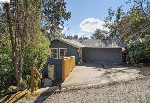 6785 Aitken Dr, Oakland, CA 94611