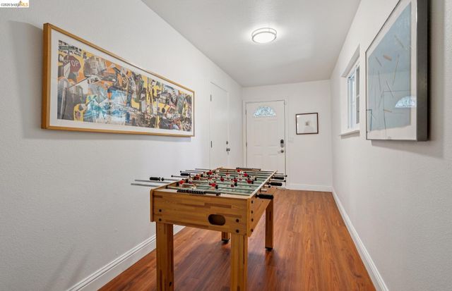 6785 Aitken Dr, Oakland, CA 94611