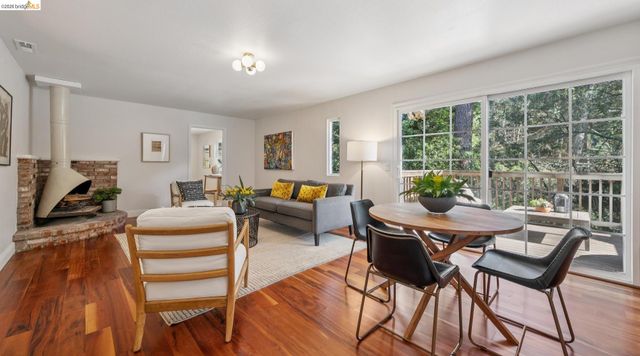 6785 Aitken Dr, Oakland, CA 94611