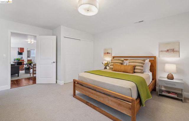 6785 Aitken Dr, Oakland, CA 94611