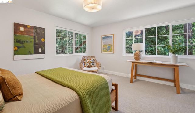 6785 Aitken Dr, Oakland, CA 94611