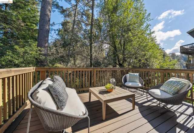 6785 Aitken Dr, Oakland, CA 94611