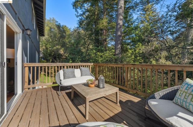 6785 Aitken Dr, Oakland, CA 94611