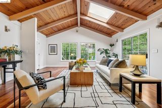 6785 Aitken Dr, Oakland, CA 94611