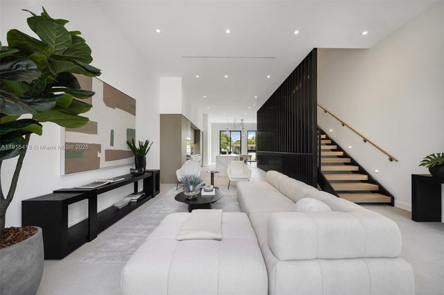 86 SW 28th Rd 7, Miami, FL 33129