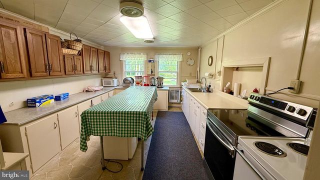 1142 APPLE RD, Quakertown, PA 18951