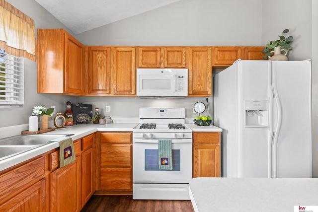 16502 Burdette Street, Omaha, NE 68116