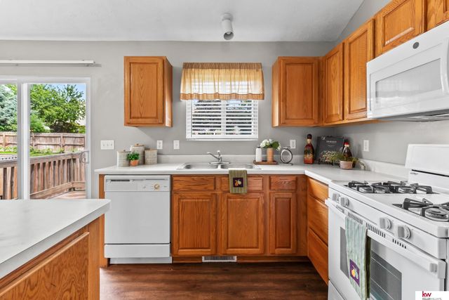 16502 Burdette Street, Omaha, NE 68116